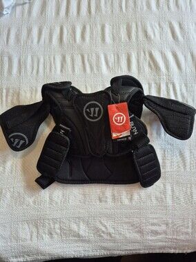 Warrior Burn Next youth Medium lacrosse black adjustable shoulder/chests pad NWT